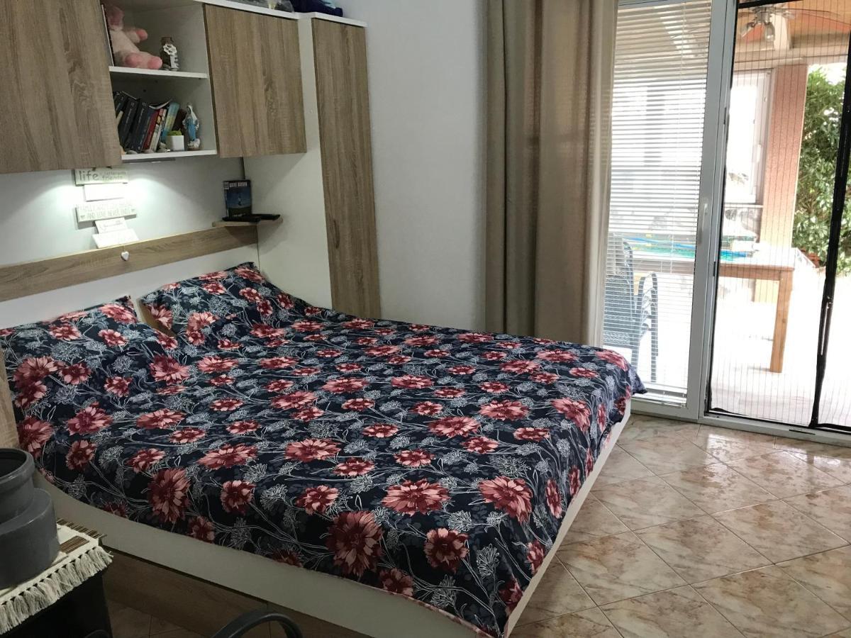 Botic Apartments Šilo Kültér fotó