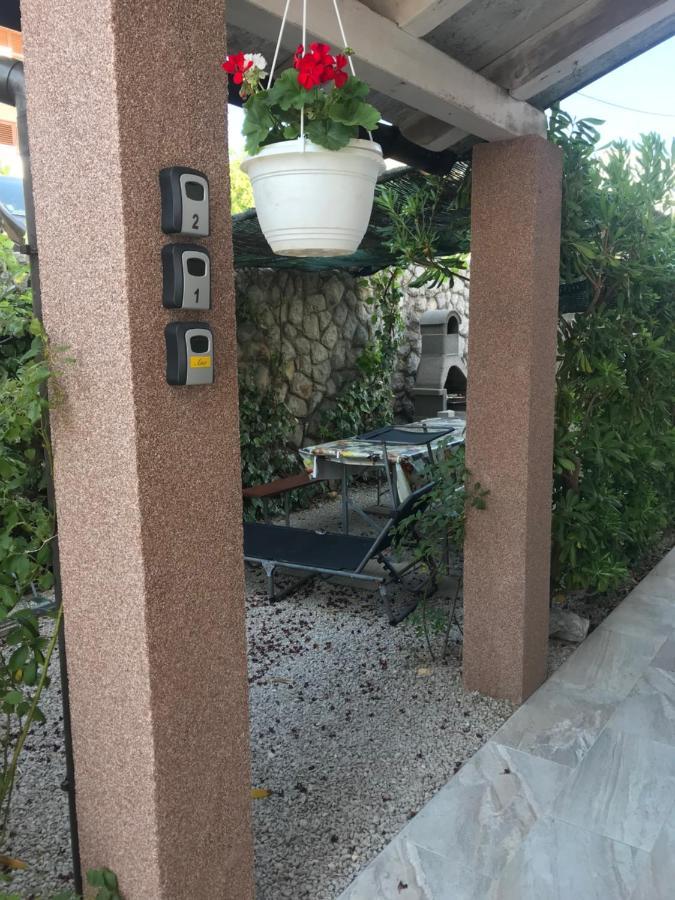 Botic Apartments Šilo Kültér fotó