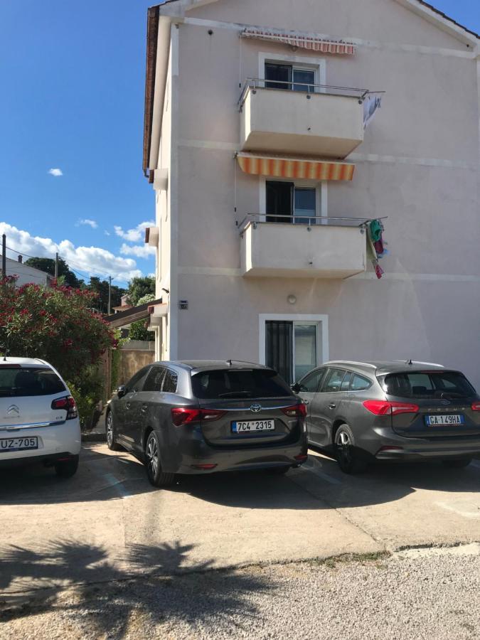 Botic Apartments Šilo Kültér fotó